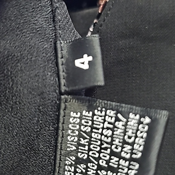 Dana Buchman chiffon wrap blouse with raised velvet flaral size 4. Beautiful - Picture 11 of 13